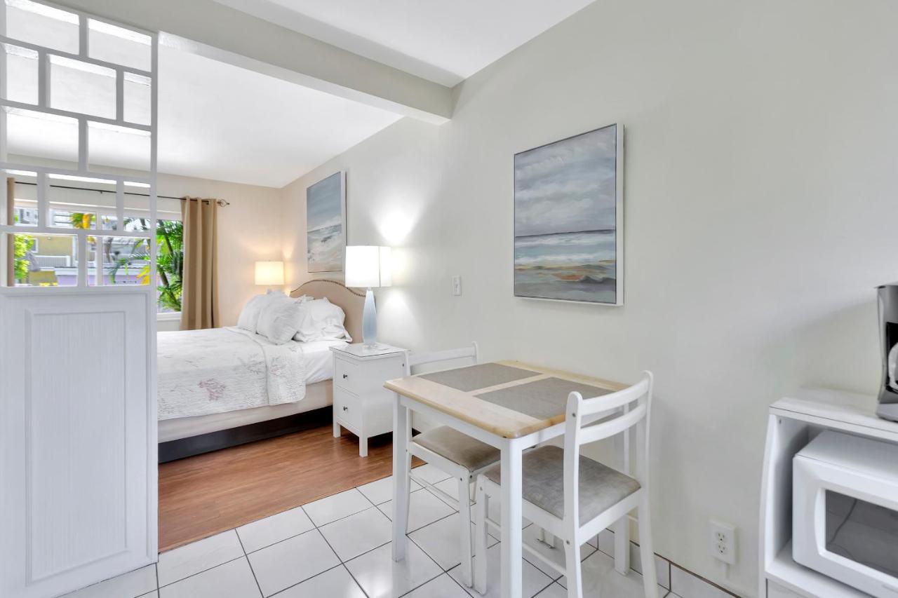 Seahorse Guesthouse Pompano Beach Εξωτερικό φωτογραφία